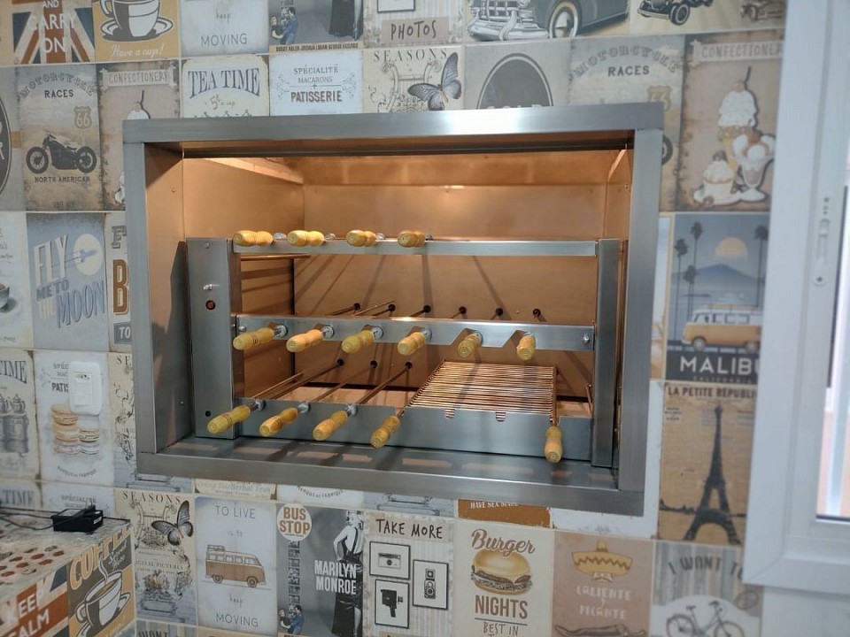 Churrasqueira rotativa .2 galeria giratórias .em aço inox 304 e lubrificaçao automatica