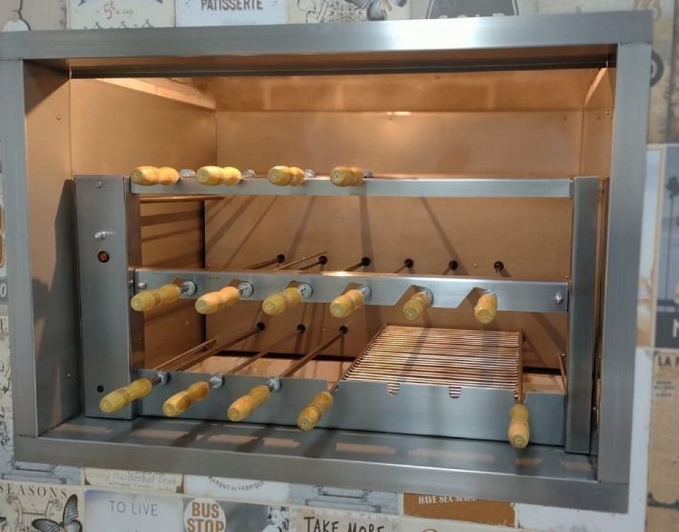 Churrasqueira rotativa .2 galeria giratórias .em aço inox 304 e lubrificaçao automatica